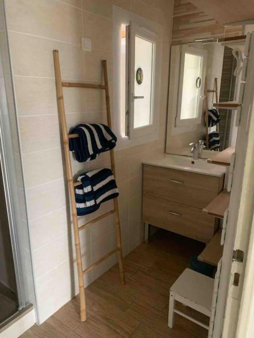 Appartement Familial En Bord De Mer Ла-Сейн-сюр-Мер Екстер'єр фото
