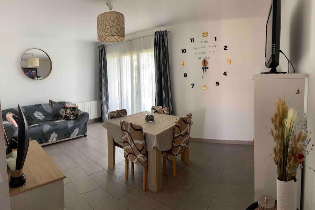 Appartement Familial En Bord De Mer Ла-Сейн-сюр-Мер Екстер'єр фото